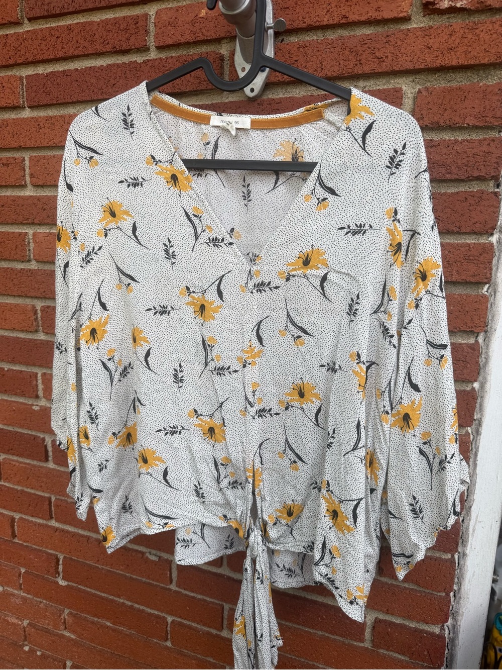 Women’s White Floral V-Neck Tie-Front Blouse
